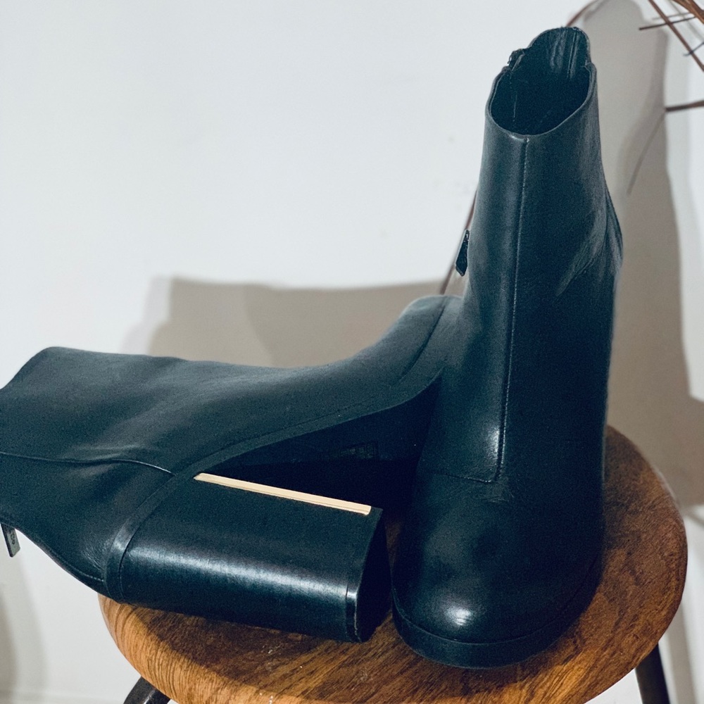 Ladies boots